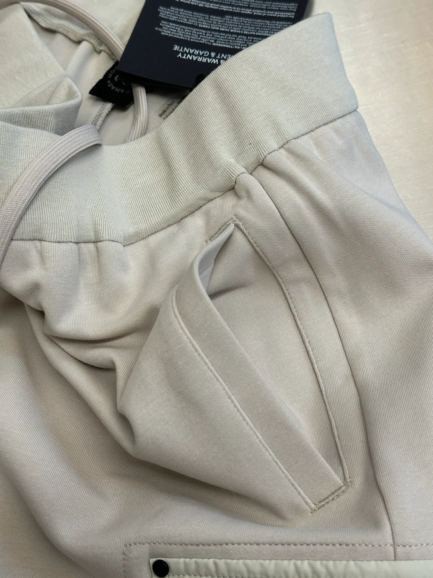 Goose K ， 、 ， ， ， ， 。 ， ， Breathable ， ， 。 ， 、 ， 、 ； ， 。 ， ， ； ， ， ， 。 ， ， ， ； ， 。 ， ， ， ， ； ， ， 。 ， ， 。 size：s m l xl